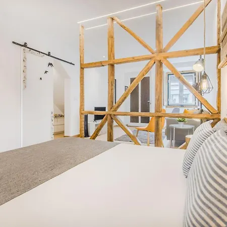 Lx Under The Bridge Apartment *
